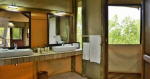 Ghoha Hills Savuti Lodge Bathroom